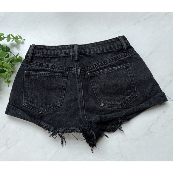 Forever 21 black distressed wedgie cheeky cuffed denim shorts women sz 24 - Picture 4 of 4